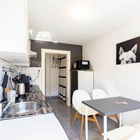 Appartement Mit Balkon Und Festungsblick Wurtzbourg