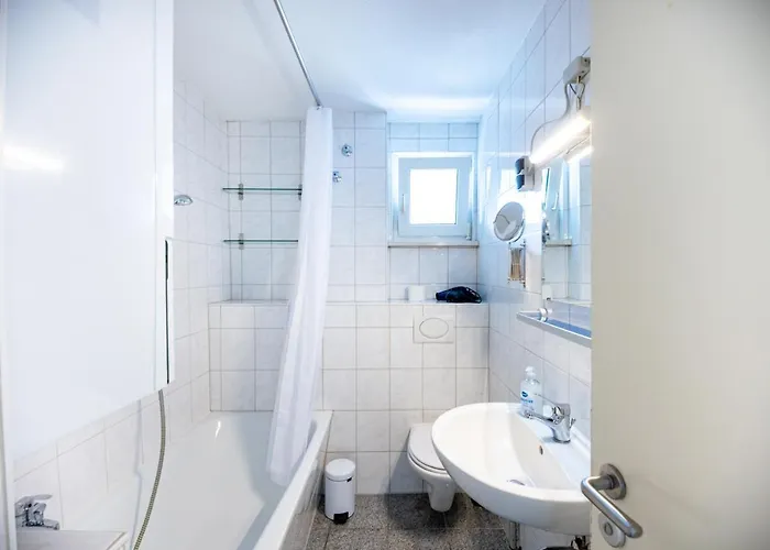 Appartement Mit Balkon Und Festungsblick