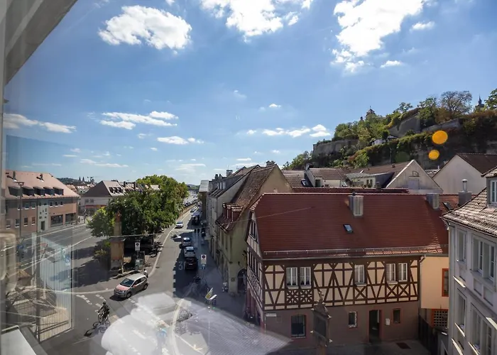 Appartement Mit Balkon Und Festungsblick Würzburg
